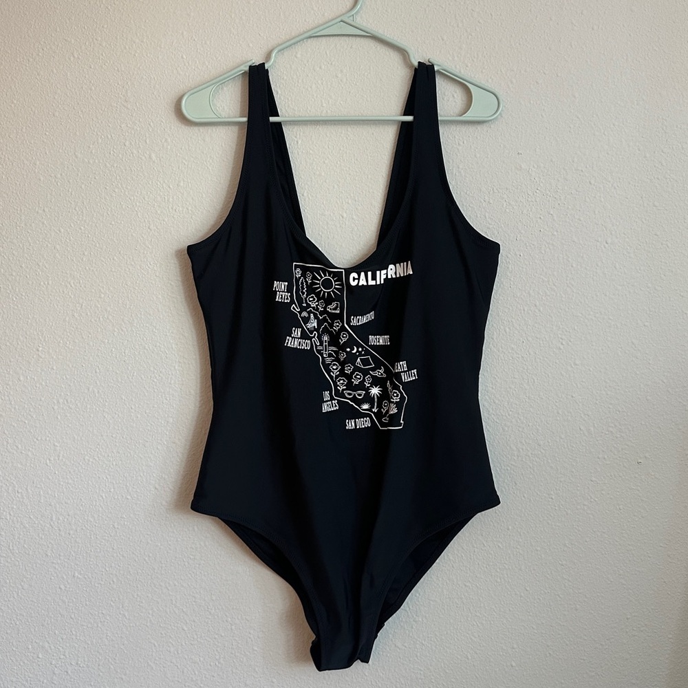 NWT Old Navy One Piece Black Swimsuit/Bathing Suit California Design | Size XL